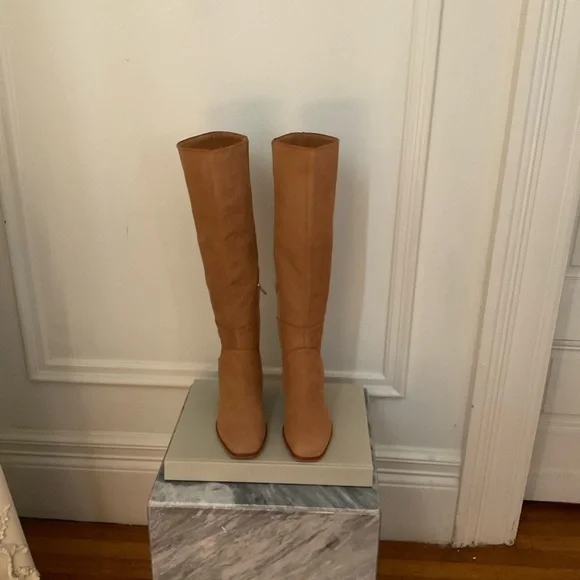 Dolce Vita Fynn knee-high boot in brown nubuck. Size 9 - Picture 4 of 14